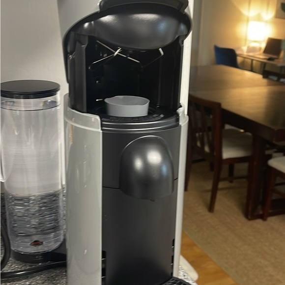 Nespresso Vertuo Plus Coffeee and Espresso Maker - Picture 4 of 7